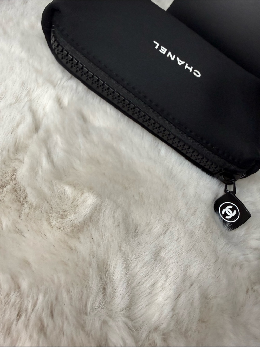 CHANEL Black Leather Accessories Pouch with White Logo - Picture 5 of 6